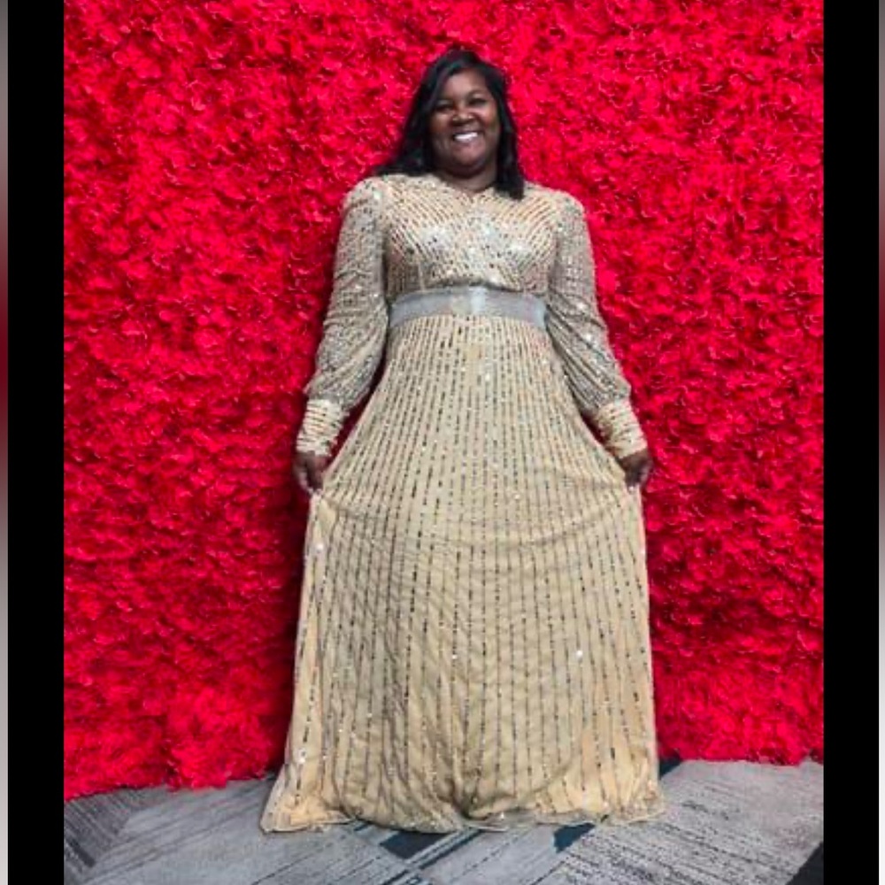 MAC DUGGAL 22 Beige Sequined Wrap Over Bishop Sleeve Gown - Picture 5 of 14